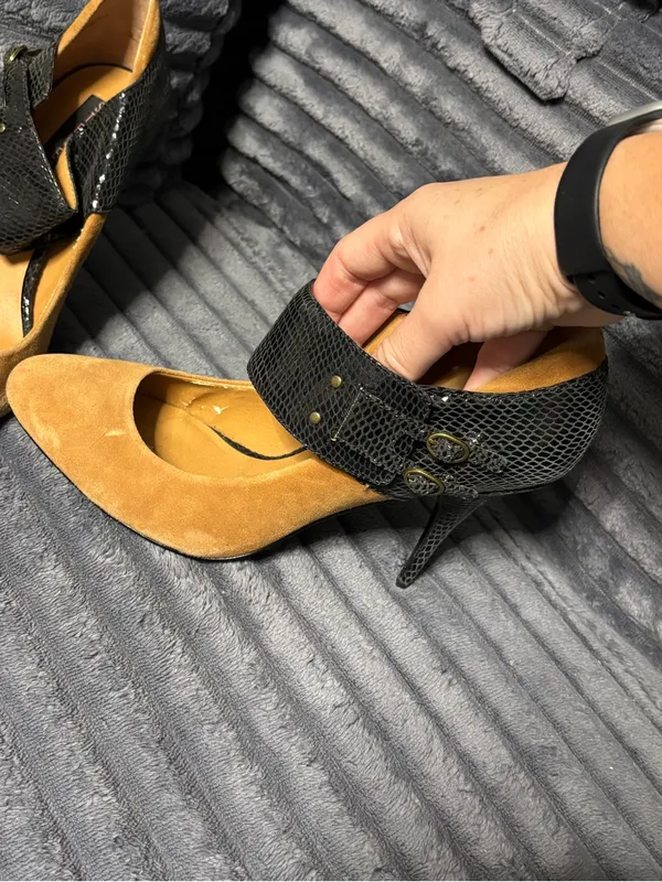 Steven By Steve Madden Tan Suede Pumps with Black Croc-Texture Strap - Image 2