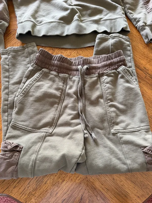 Fabletics Army Zuri Matching Set - Image 4