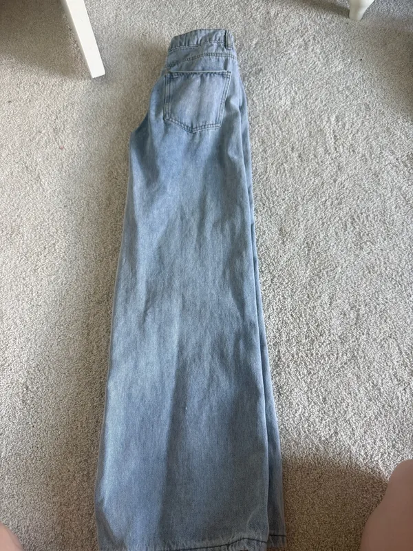 Edikted Raelynn Low-Rise Jeans - Image 2