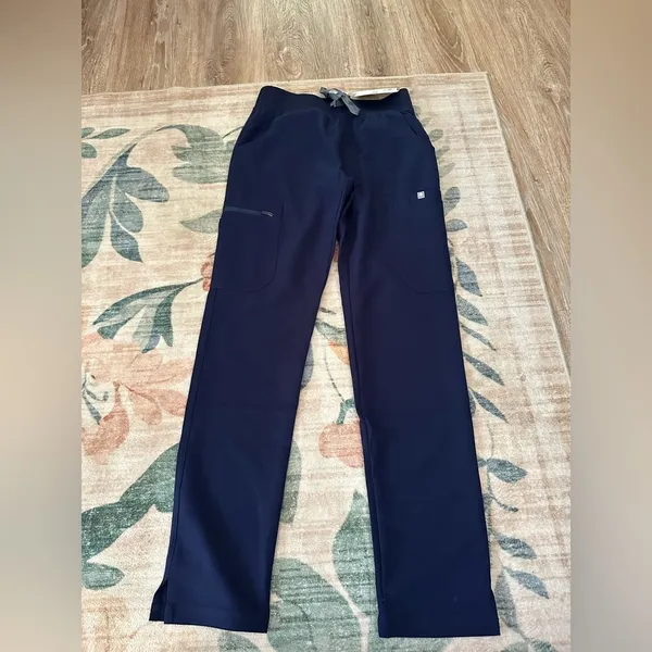 Figs Yola Petite Skinny Scrub Pants - Image 2