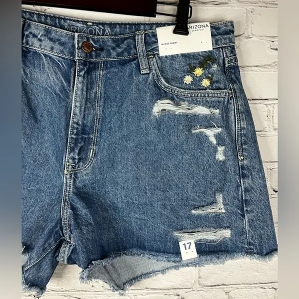 Arizona Hi‎ Rise Distressed embroidered flower denim cut off shorts size 17 NEW - Image 4