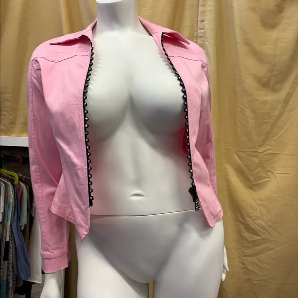 Elegant Pink Jean Jacket‎ with Rhinestone Detail - Image 7