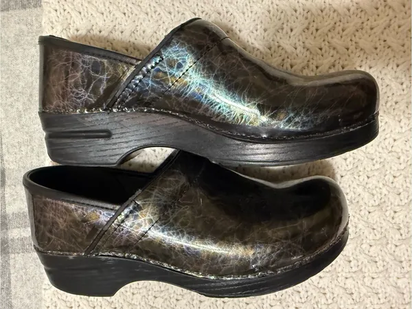 Dansko Professional Patent Leather Clogs Metallic Ink Size 40 USA 9/5 10 - Image 5