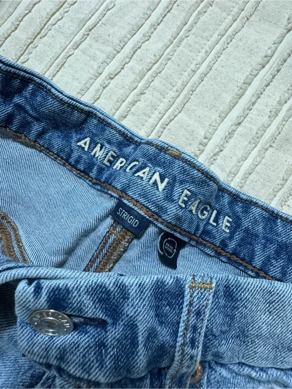 American Eagle Outfitters Curvy Relaxed Strigid Distressed Denim Shorts - Image 4