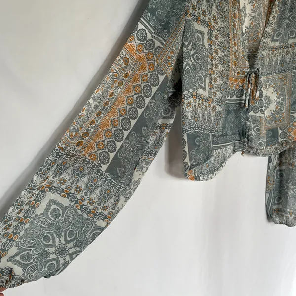 Rue21 flowy lightweight boho fairycore blue tie front top L long sleeved shirt‎ - Image 3