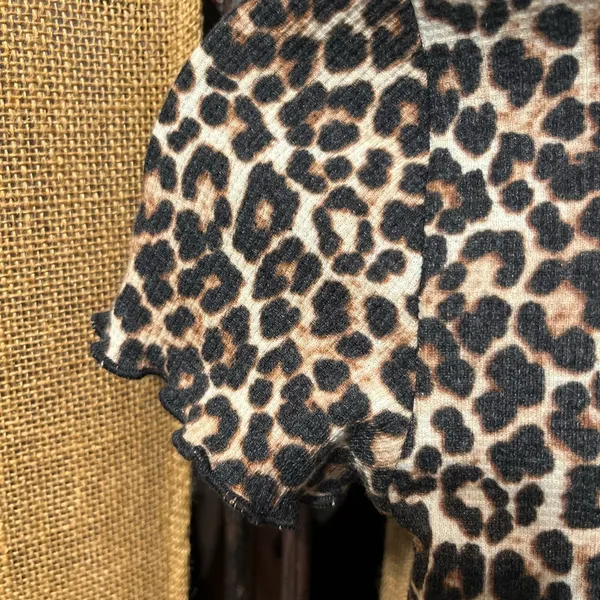 American Eagle Outfitters Black and Tan Flutter Sleeve Mini Dress - Image 3