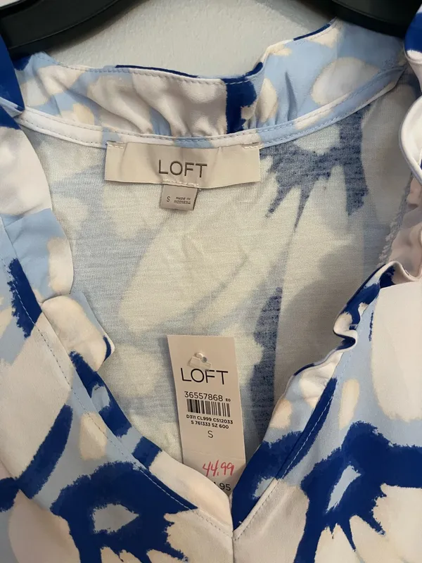 LOFT Blue‎ & White Floral Ruffle-Trim V-Neck Camisole - Image 3