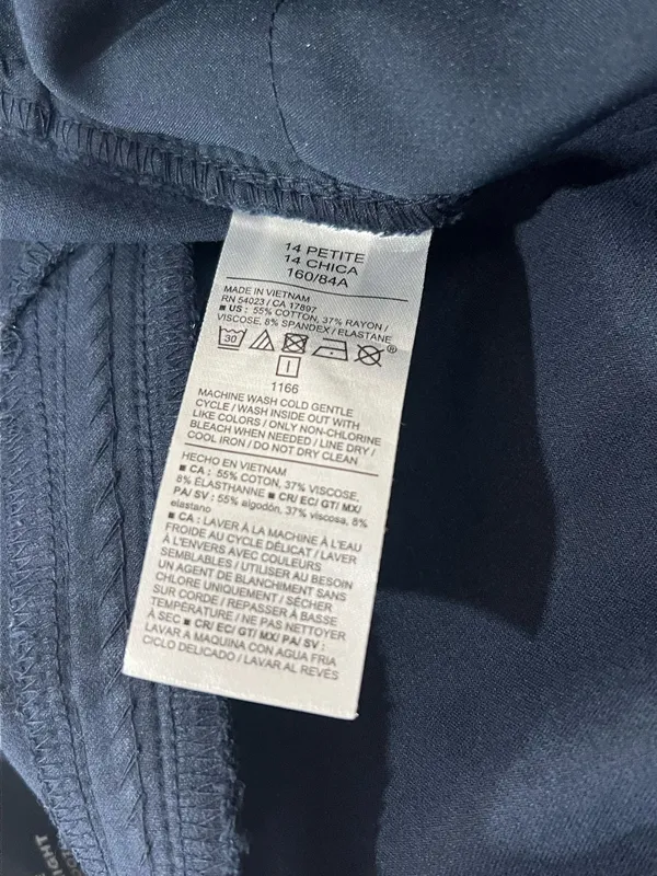 Like New Old Navy high rise pixie straight leg - Image 6