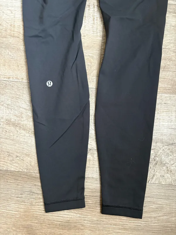 Lululemon Wunder Train High-Rise Tight in Black in Sz4 - Image 5
