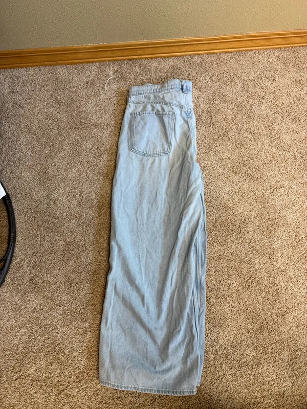 Old navy jeans  - Image 3