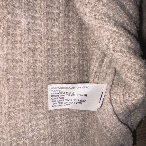 Universal Threads Women Cropped Tan Turtleneck Sweater Size Medium - Image 6