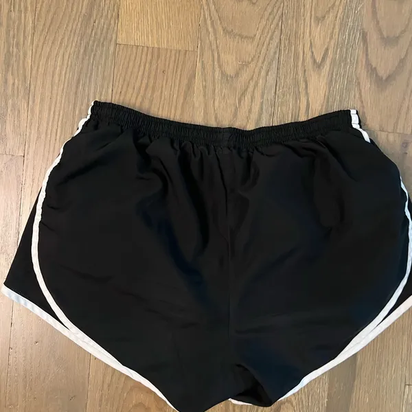 Nike Women's Black lined running Shorts sz Medium - Image 2