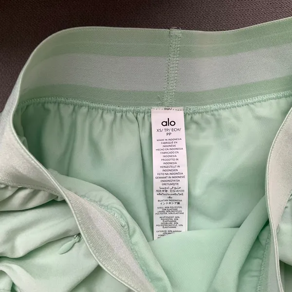 Alo Yoga Match Point Short Spearmint S - Image 4