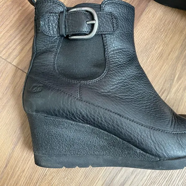 UGG Arleta Black Leather Wedge Boot Booties $180 8.5 - Image 3