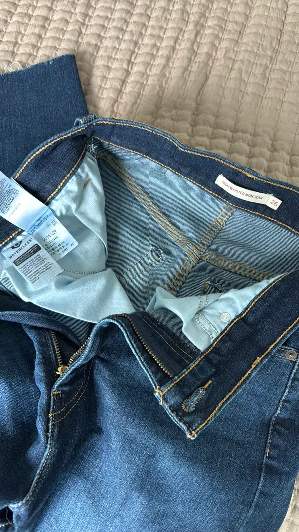Levi’s High-Waisted Mom Jeans - Image 3