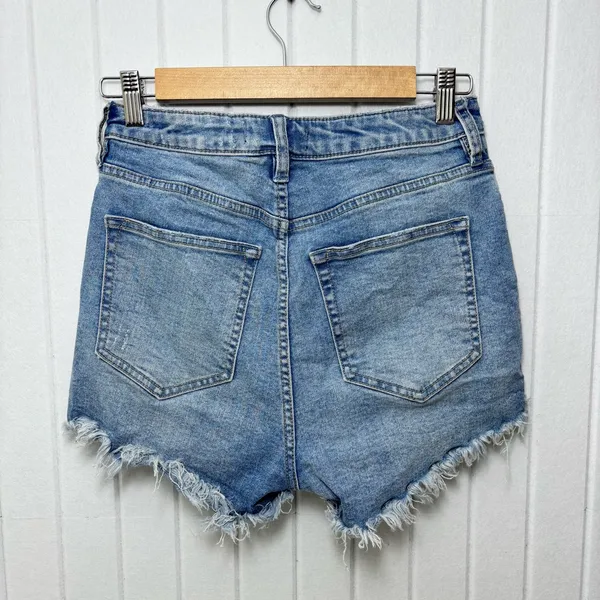 Free People We The Free Light Blue Distressed Jean Shorts‎ Size 27 - Image 2