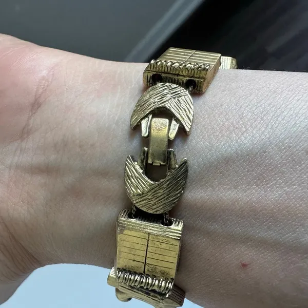 Vintage Gold Tone Back To School Teacher Charm Slide Bracelet - Image 4