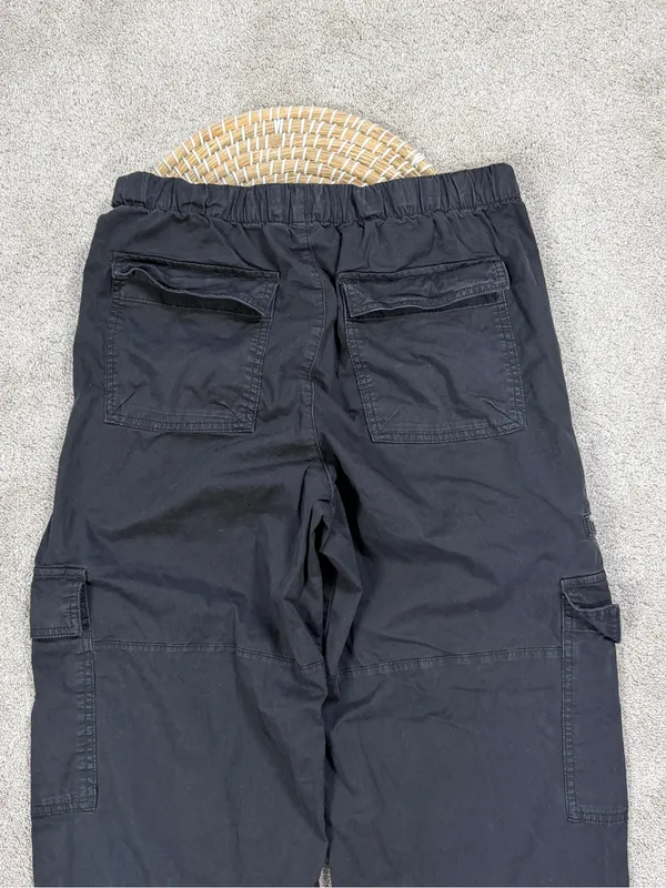 GAP Women’s Cotton Fine Twill Cargo Easy Pants in Black M - Image 6
