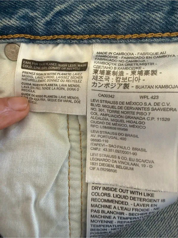 Levis Distressed Light Blue Denim Shorts - Unbranded - Image 8