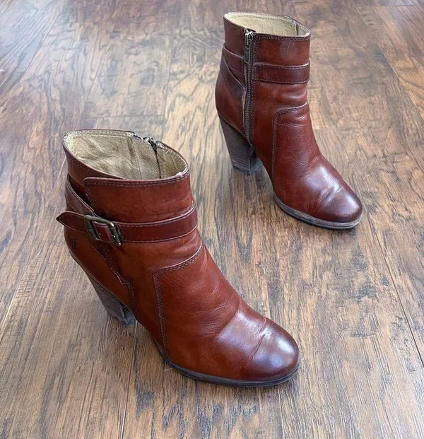 Frye • Patty Riding Bootie brown leather Redwood ankle boot heeled strap buckle - Image 15