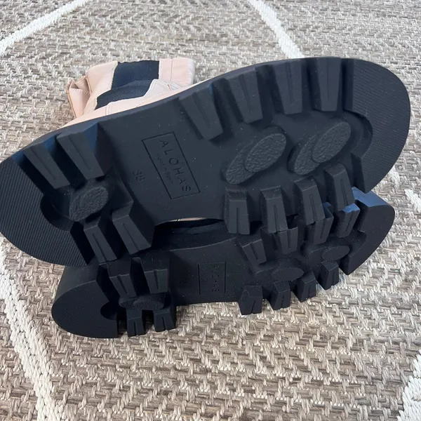 ALOHAS Chunky Lug Sole Boot Sz 38/ US 7-7.5 - Image 6