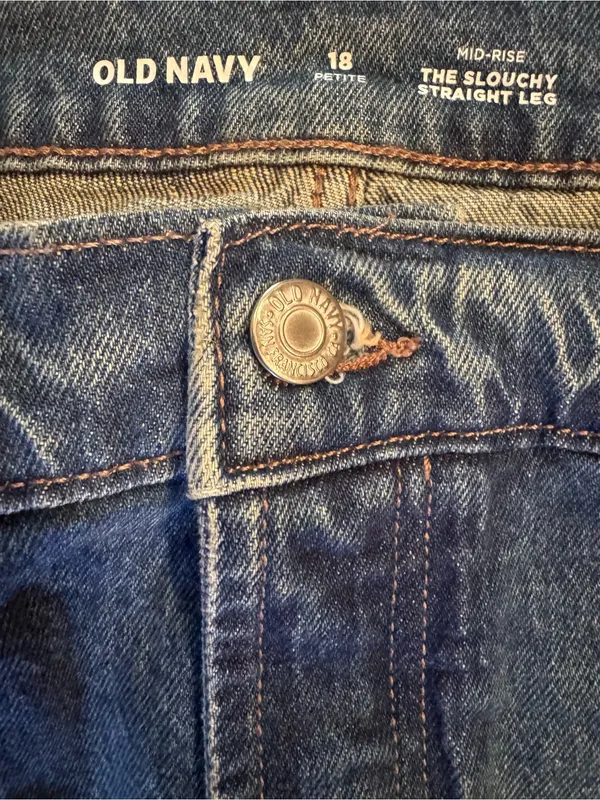 Old Navy Mid‑Rise Slouchy Straight Leg Jeans – Size 18 Petite, NWT - Image 5