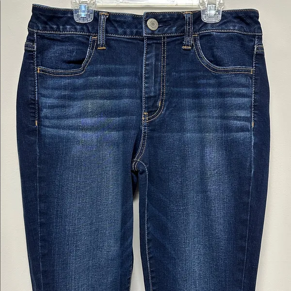 NWOT American Eagle Super Stretch Hi-Rise Jegging size 8 with acid washed areas - Image 5