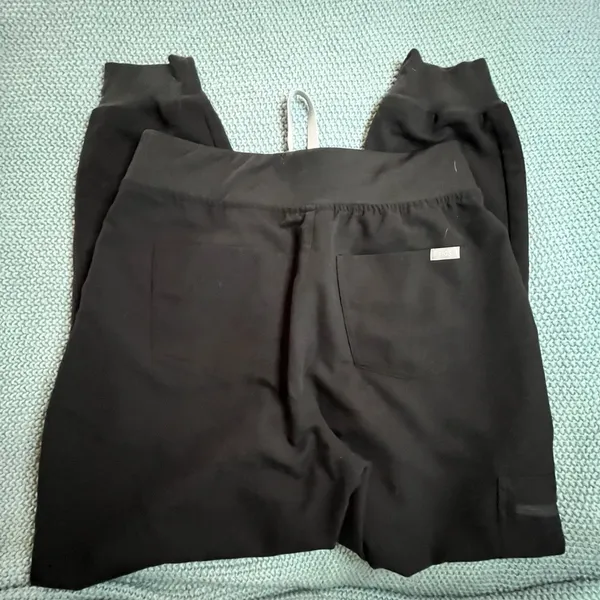 Figs Scrubs Technical Livingston Pants Size Medium EUC - Image 9