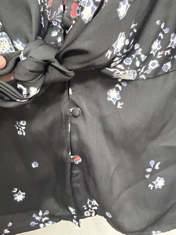 Free People Run Free Blouse Top Size Medium Tie Front Floral Button Front READ - Image 6