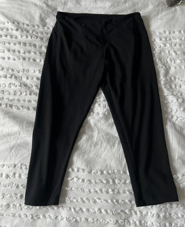 Balance Collection High Rise 3/4 Leggings - Image 2