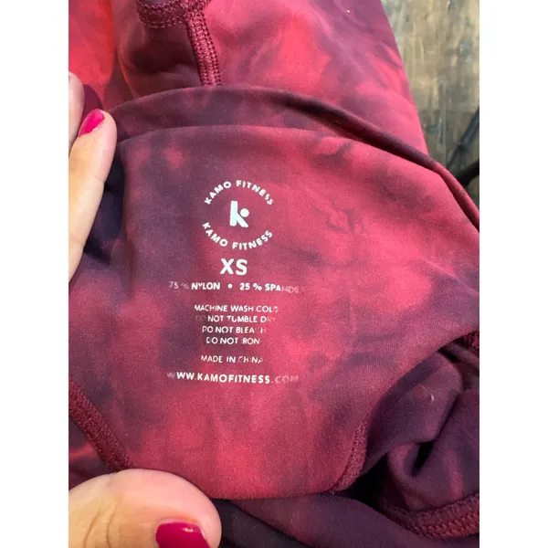 Kamo Fitness red and black tie die athletic leggings - Image 4