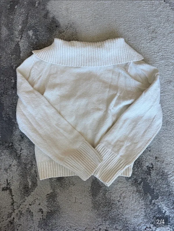 Abercrombie & Fitch Cream Ribbed Collared V-Neck Sweater - Image 2