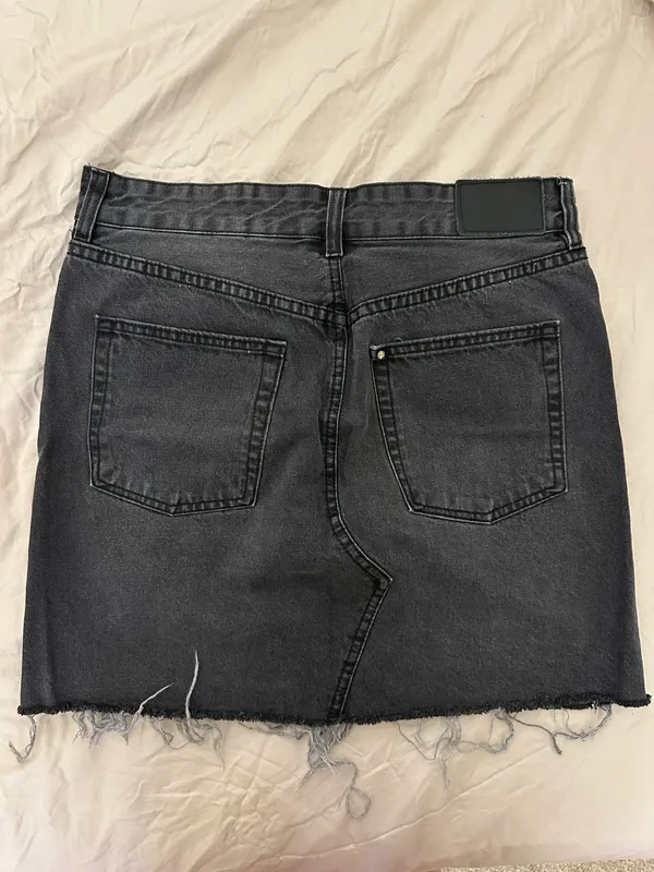 H&M Black Denim Mini Skirt - Image 3