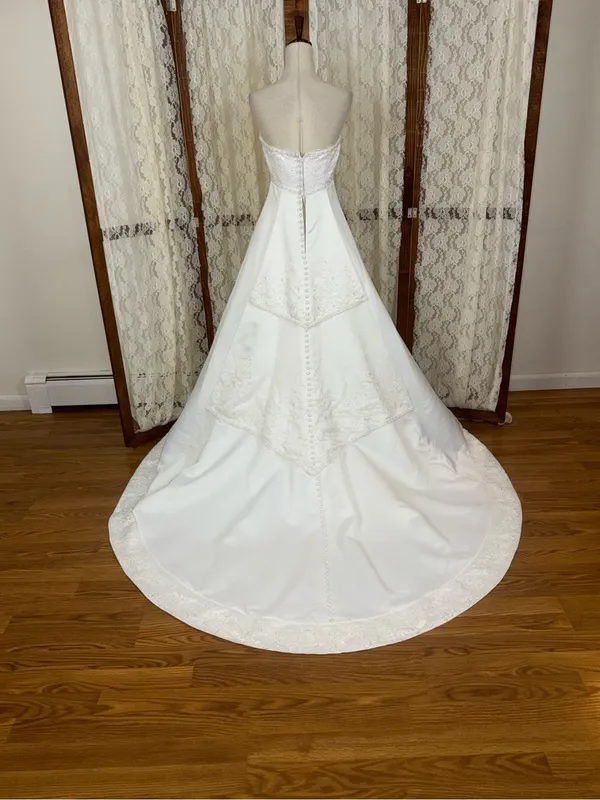 Beautiful Vintage 90s Mori Lee Strapless Satin Wedding Gown - Image 4