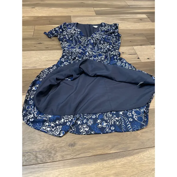 J.Crew Dress Size 6 Chiffon Black White Blue Floral V‑Neck Short Sleeve Flowy - Image 8