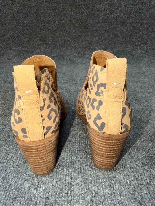 Toms Leopard Print Chelsea Booties in Tan and Black - Image 6