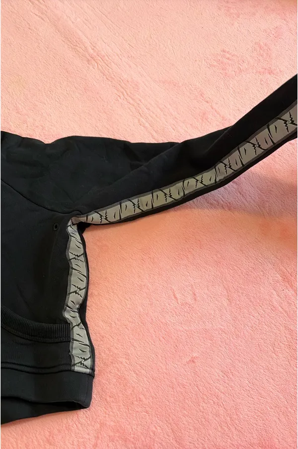 Gymshark Cropped Hoodie Black - Image 2
