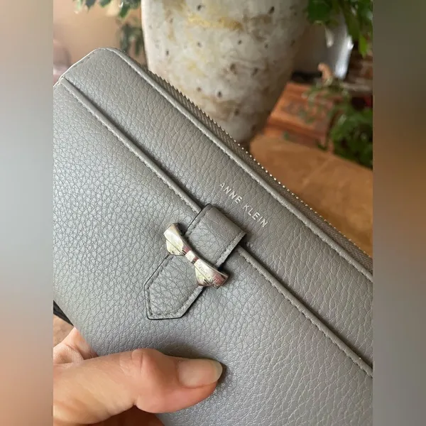 Free with purchase 🛍️Anne Klein” wallet - Image 3