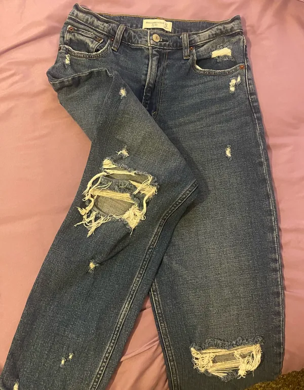 Abercrombie Jeans - Image 4