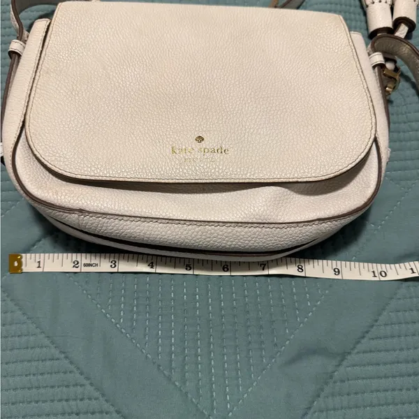 Kate Spade Cream‎ Crossbody Bag with Gold Accents - Image 7