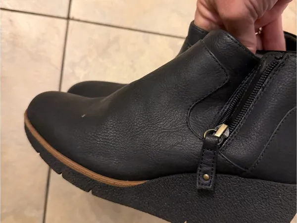 Dr. Scholl's Black Leather Ankle Booties with Side Zip - Image 4