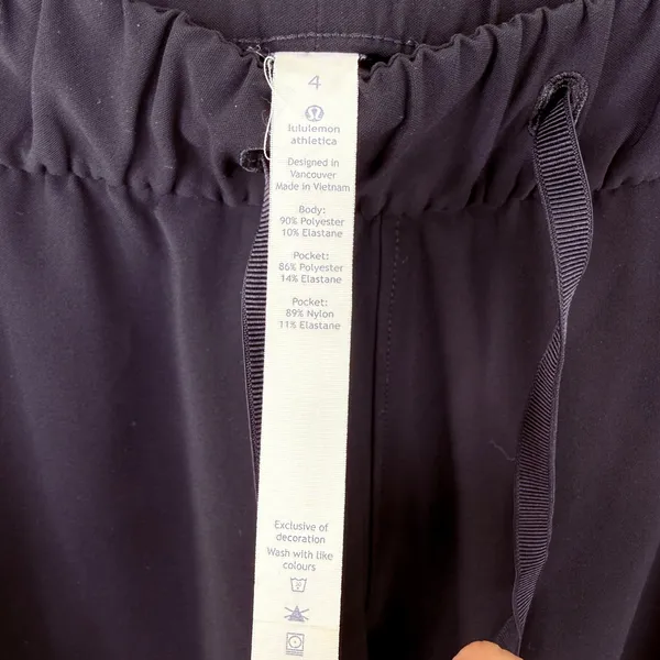 Lululemon Women's Black On The Fly Drawstring Pants Size 4 - Image 4