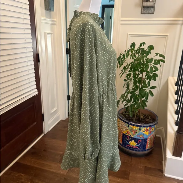NWOT Green Polka Dot Dress - Image 5