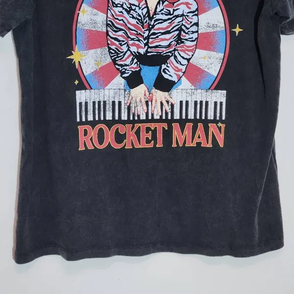 Elton John T-Shirt NWT Size Medium Black Short Sleeve Elton John Rocket Man Tee - Image 3