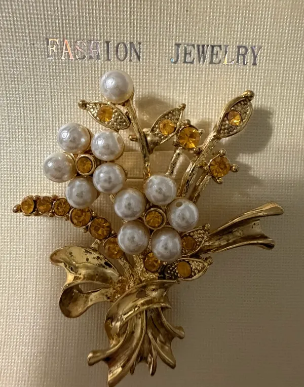 Vintage Gold Tone Floral Bouquet Brooch Faux Pearl Amber Rhinestone Pin - Image 6