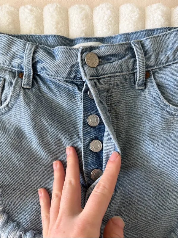 PacSun Light Blue Frayed vintage High-Rise Denim Shorts - Image 4