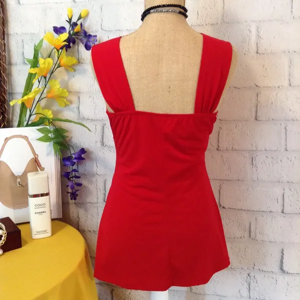 ⬇️SLEEVELESS RED TOP Size M - Image 3
