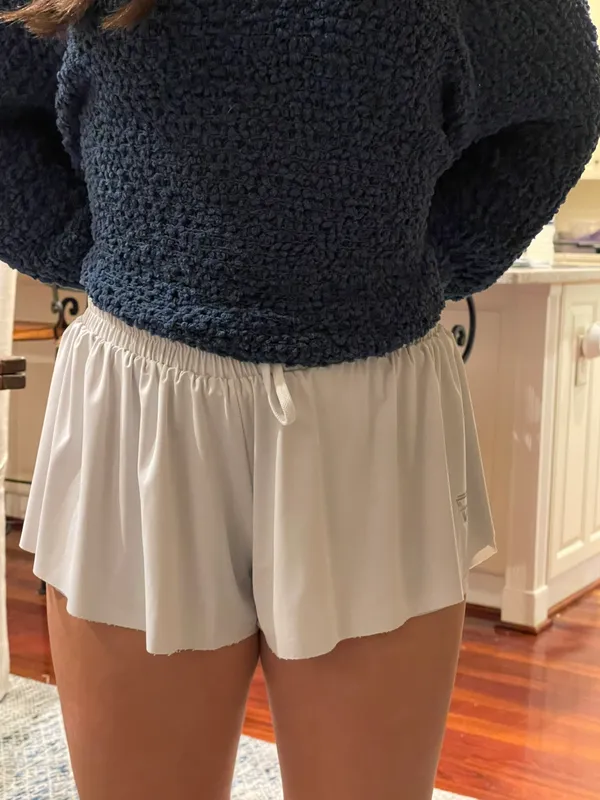 Luogibgzi Butterfly Shorte White Size M - Image 4