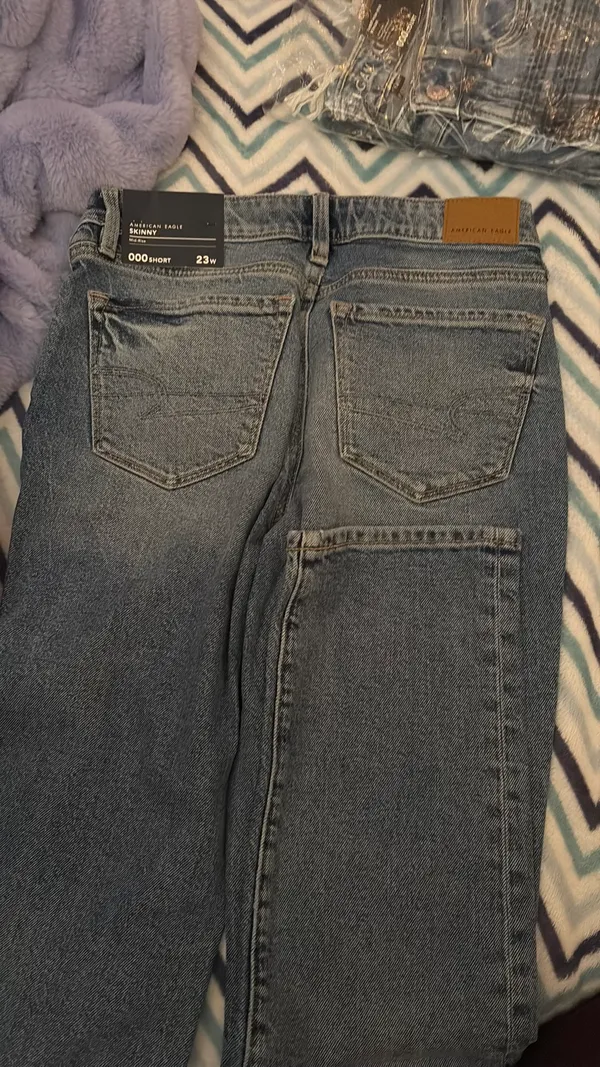 American Eagle Jeans - Image 3