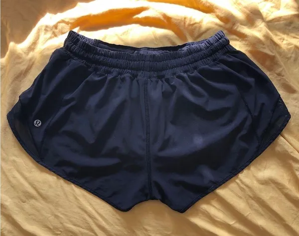 Lululemon Hotty Hot Shorts Black Workout Running Mesh 8 Medium 2.5” inseam short - Image 5
